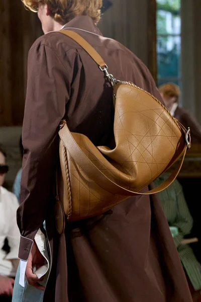 Look 117